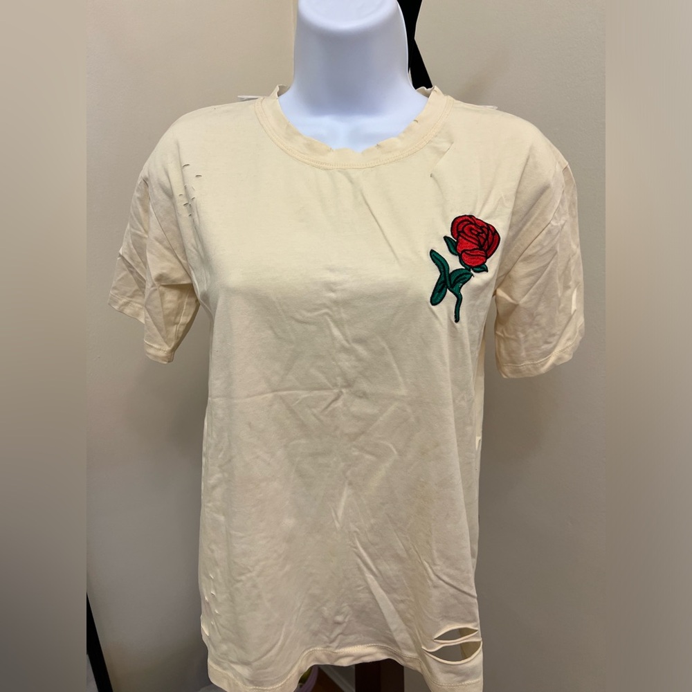 Distressed tee with rose design (size MED)